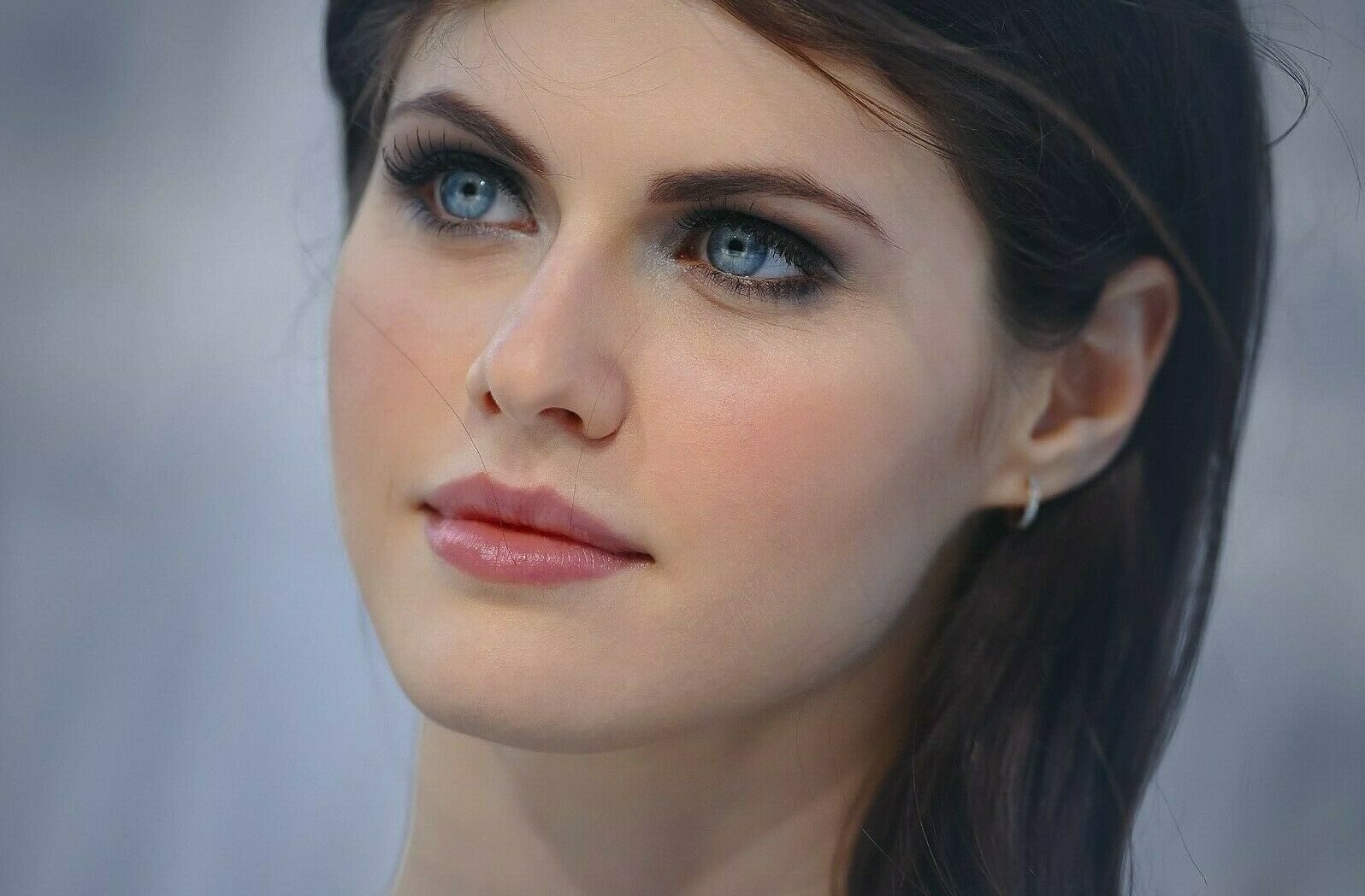 , Alexandra Daddario Eyes | What&#8217;s Special In It