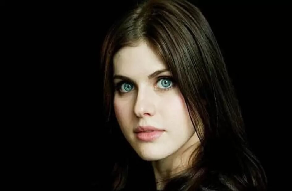 , Alexandra Daddario Eyes | What&#8217;s Special In It